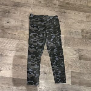 Vera Wang Camo Print Leggings